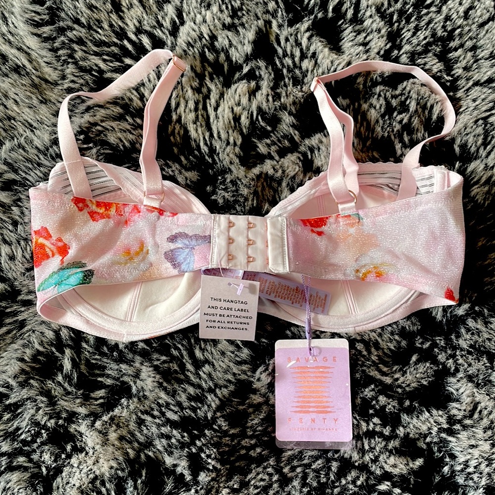 New with Tags!! Savage X Fenty bra - Picture 2 of 3
